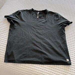 Vuori short sleeve t shirt